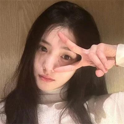 带剑女孩